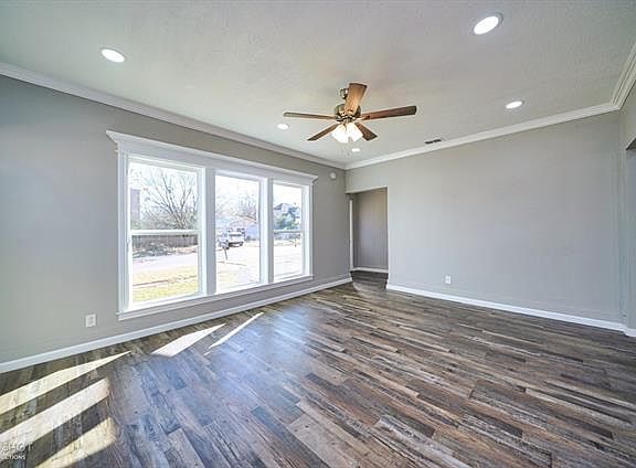 4th image of 418 Palm St