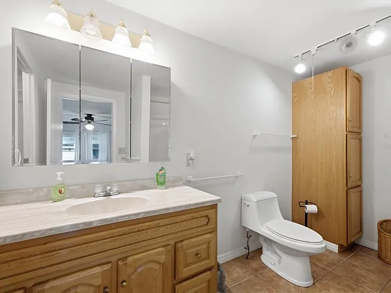 7505 Fairlane Ave — Photo 30