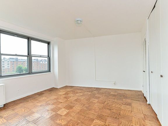 2nd image of 7025 Yellowstone Blvd APT 6R