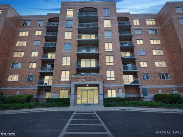 6807 N Milwaukee Ave APT 204, Niles, IL 60714
