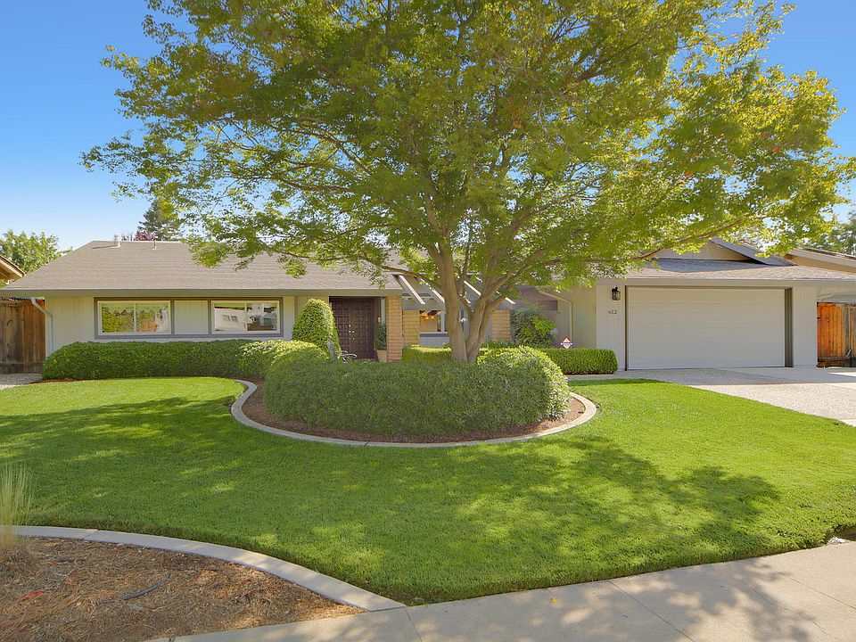 1st image of 612 Marina Cir