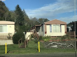 142 Riggs Hill Ln #09, Winchester Bay, OR 97467