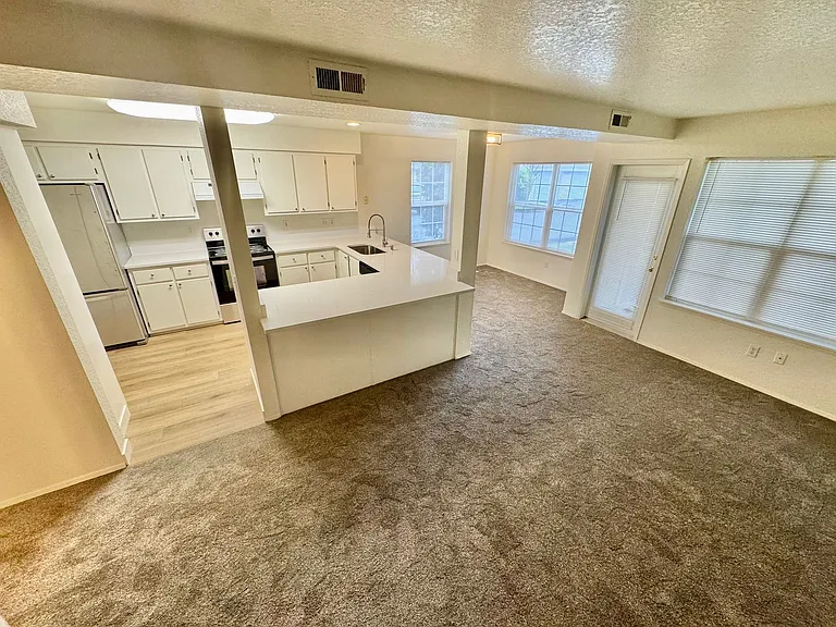 4701 NE 77th Ave #D-16 — Photo 22