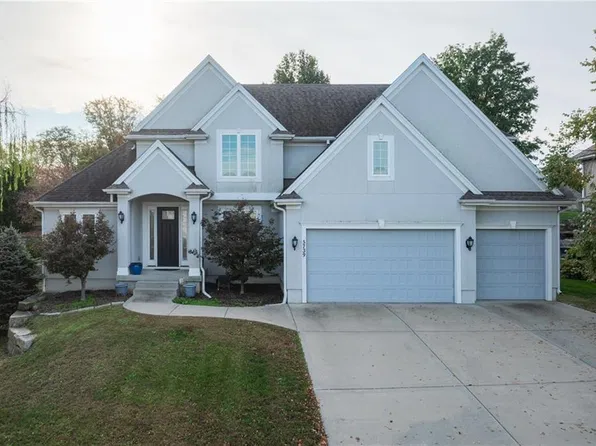 5739 NE Timber Hills Dr, Lees Summit, MO 64064