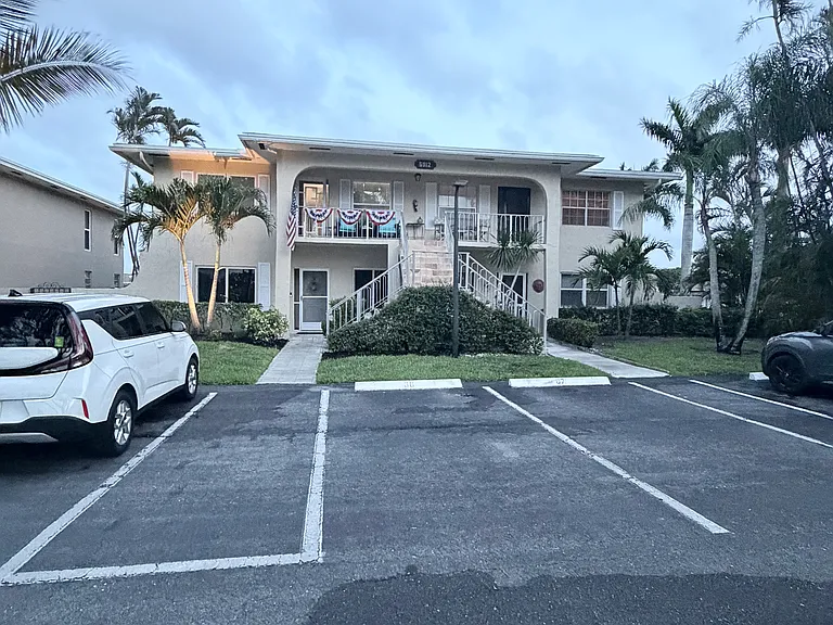 5912 Via Delray #B — Photo 2