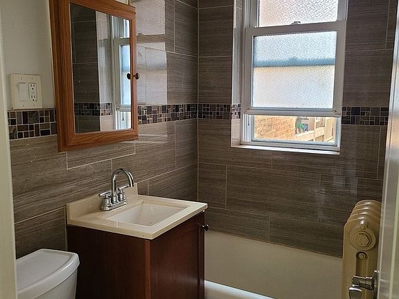 5th image of 4024 N Ashland Ave APT 101