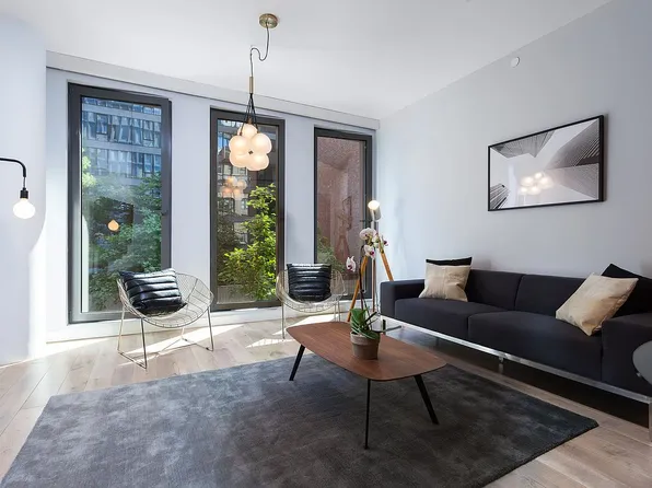 15 Renwick St APT 201, New York, NY 10013