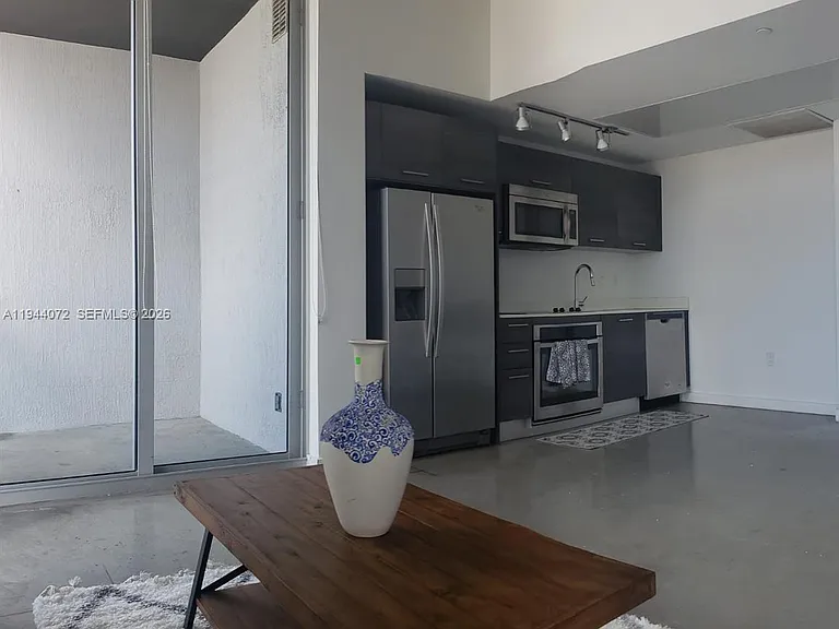 151 SE 1st St #3404 — Photo 4