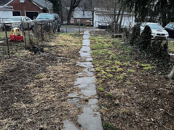 3rd image of 620 Virginia Ave