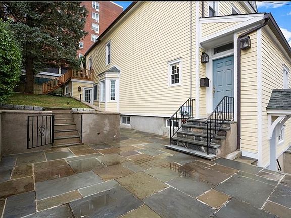 2nd image of 22 Grant St #B