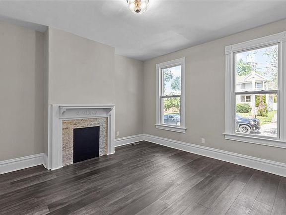 4th image of 3532 Oxford Blvd