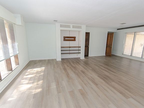 4th image of 743 Retama Ave