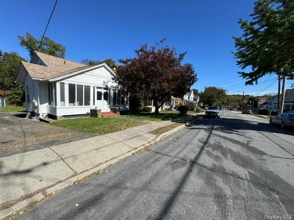 18 Oak Street, Newburgh, NY 12550