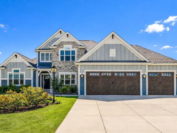 8955 West Highlander DRIVE, Mequon, WI 53097