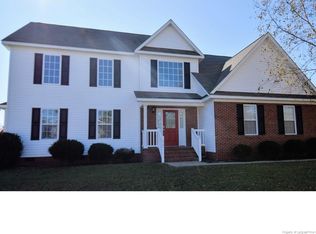 5743 Gentleman Dr, Hope Mills, NC 28348
