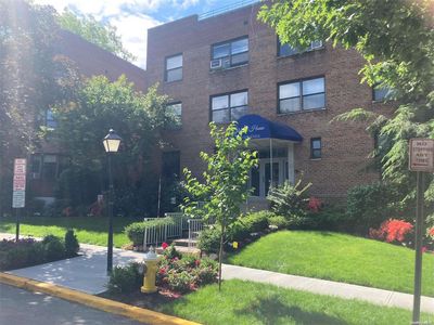 90 Schenck Avenue #3E, Great Neck, NY, 11021