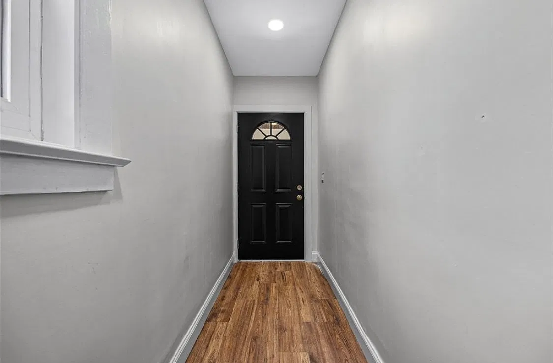 3 bed, $1,700 — Photo 2