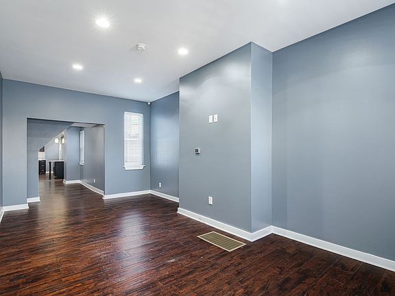 2nd image of 1865 Frankford Ave