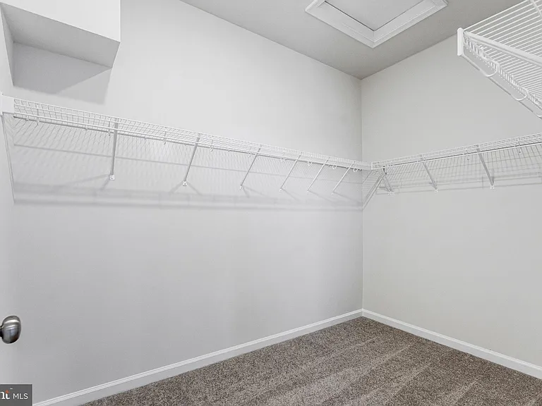 9670 Swallowtail Ln — Photo 21