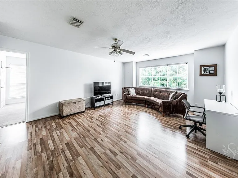 2211 Merrill Hills Cir — Photo 17