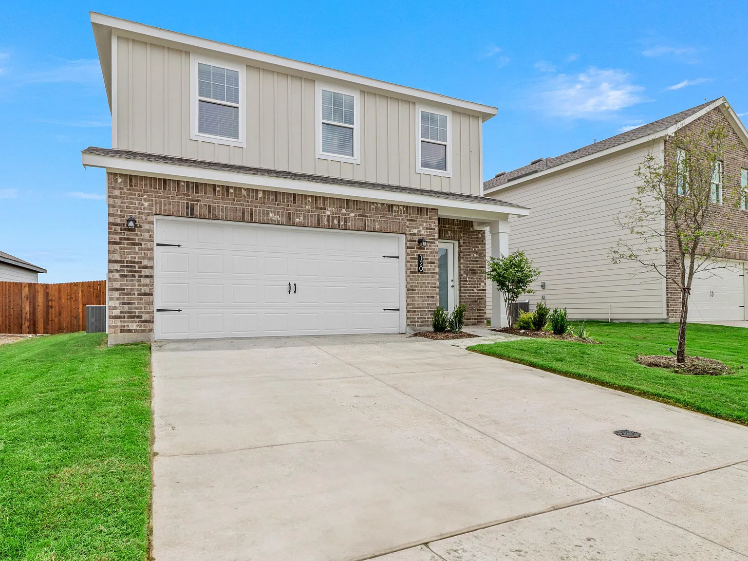 3 bed, 2.5 bath, 1605 sqft, $1,975 — Photo 1