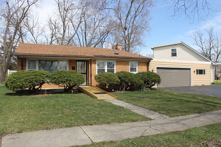 1st image of 555 Shelly Ln