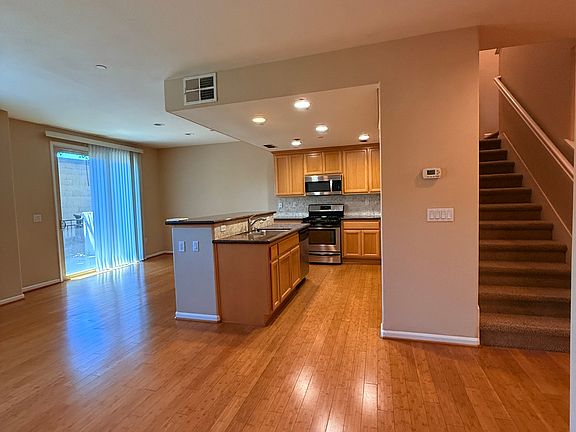 4th image of 5301 E Commerce Way Unit 11103