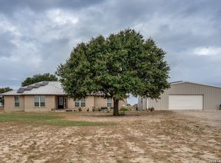 653 Lake Valley Dr, La Vernia, TX 78121