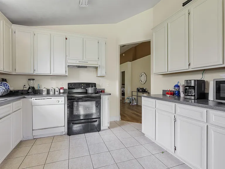1583 Applewood Way — Photo 12