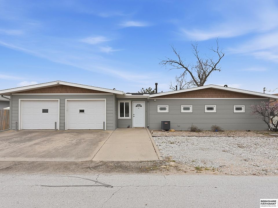 1st image of 2028 Platteview Dr