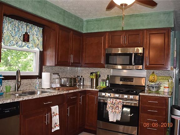 4th image of 888 Pepperwood Dr