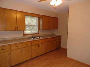 8996 Jackson Ave, Lexington, MN 55014