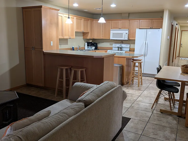 1055 1/2 E Isaacs Ave #A-B — Photo 6