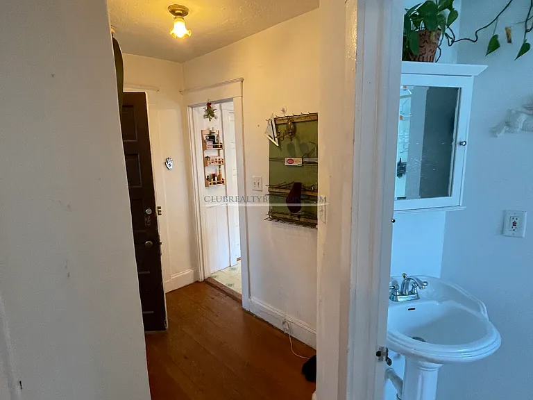 56 Montfern Ave #3 — Photo 11
