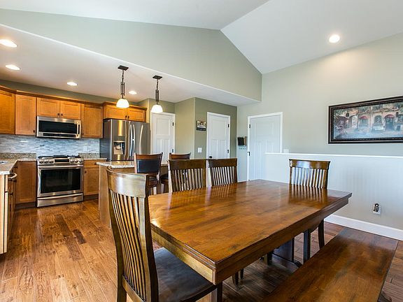 4th image of 203 Bryn Dr