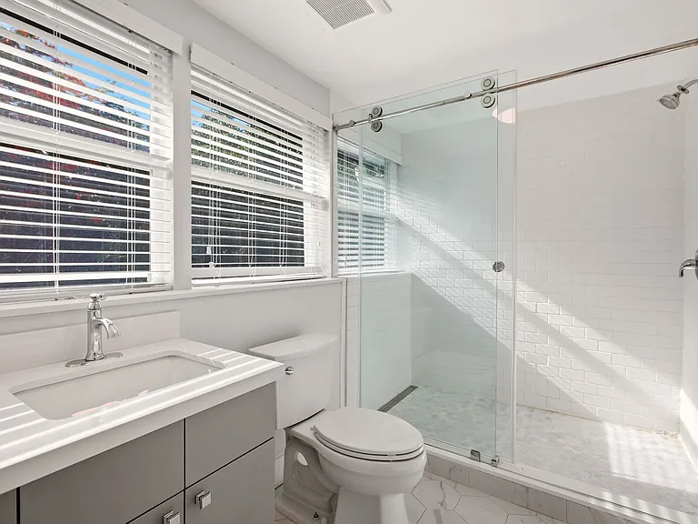7121 SW 63rd Ave — Photo 27