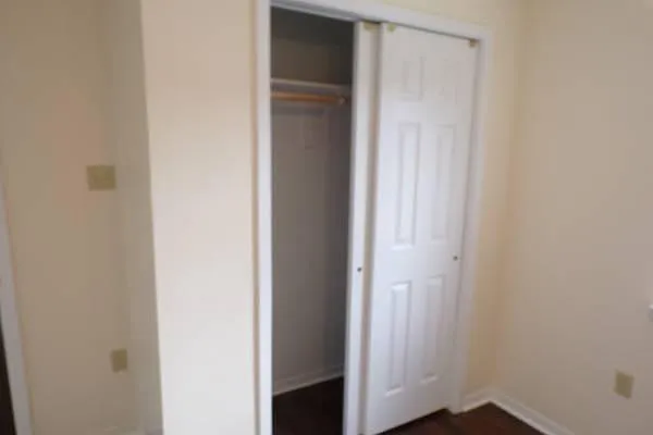 101 E Michalk St #D — Photo 9