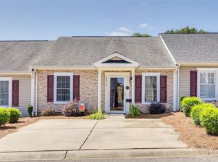 2016 Pin Oak Pl, Cramerton, NC 28032