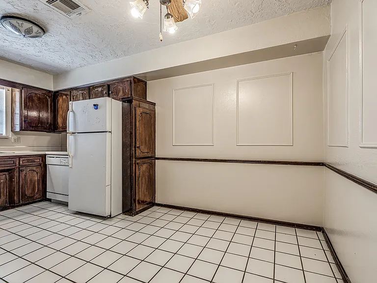 4132 NW 36th St #7 — Photo 17