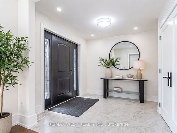 3rd image of 29 Blaketon Rd