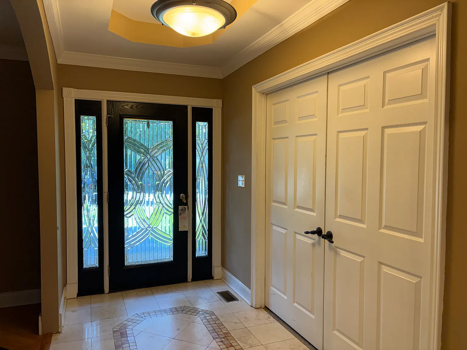 5 bed, 5.5 bath, 3446 sqft, $5,500 — Photo 2