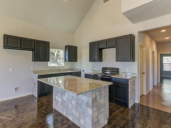 2nd image of 1469 Whispering Hills Dr