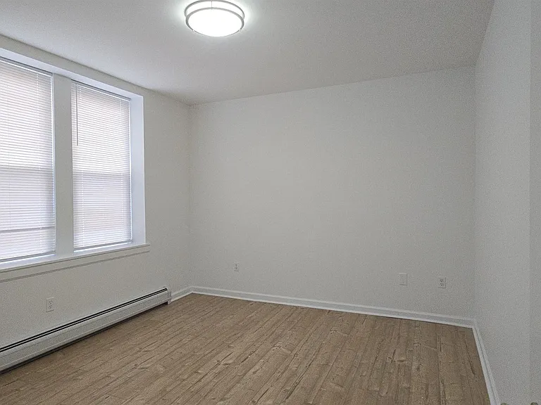 18 E 17th St #1R — Photo 9