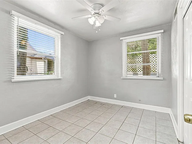 1812 Killarney Dr — Photo 19