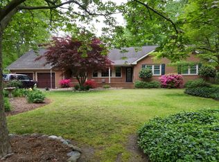 1328 Lakeview Dr, Virginia Beach, VA 23455