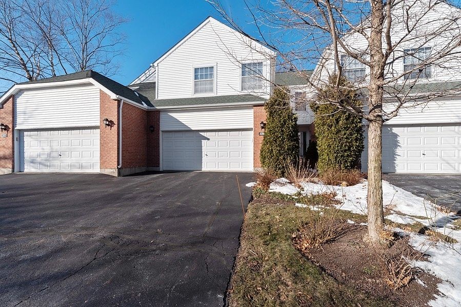 1st image of 120 S Pembroke Cir