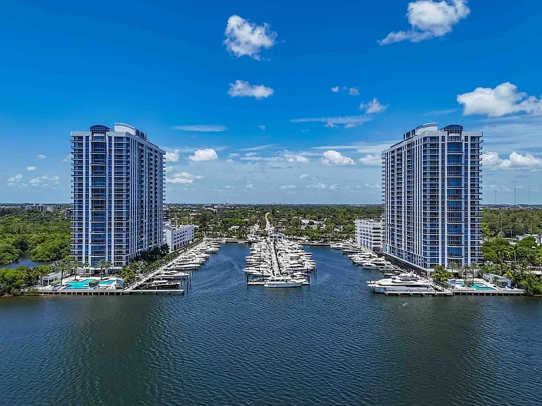 17301 Biscayne Blvd #2010 — Photo 25