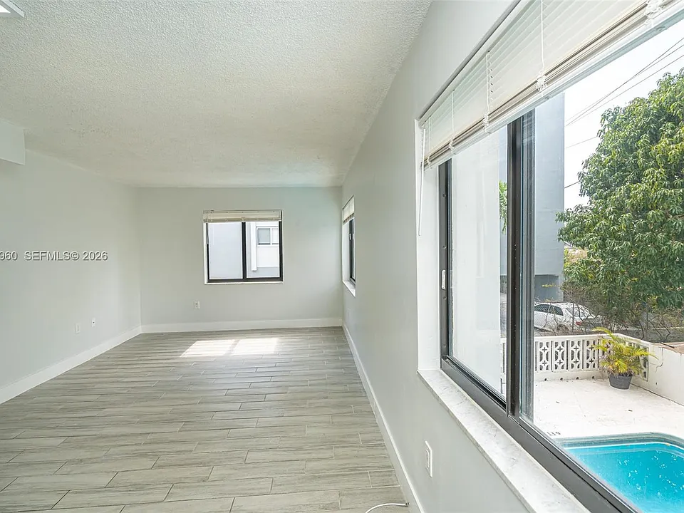 810 Salzedo St #15