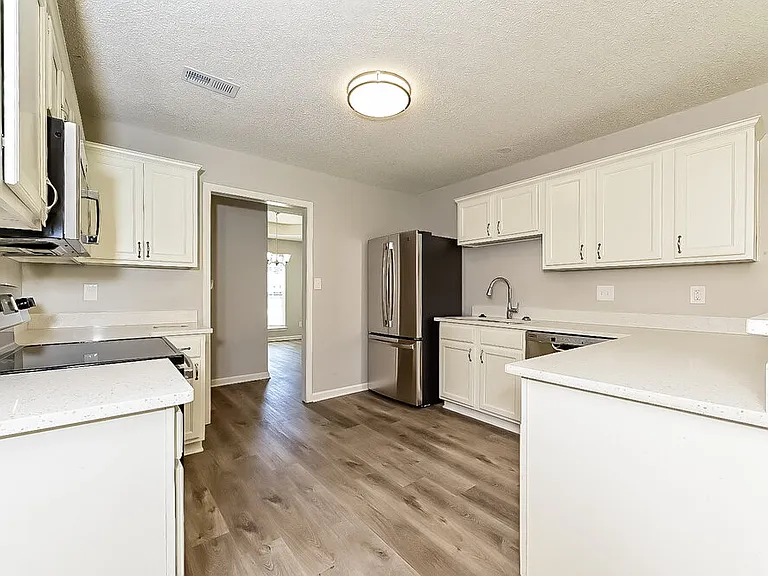 5567 Katherine Village Dr — Photo 6