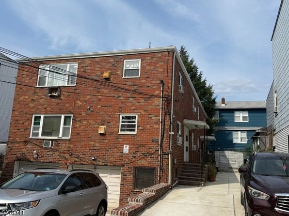 224 Clinton St